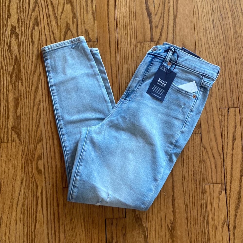 NWT Gap high rise true skinny distressed jeans